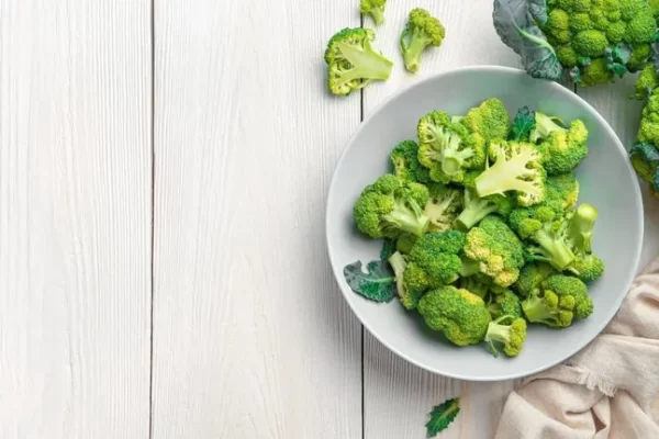 Why is "broccoli" the number one vegetable that makes your face look young?